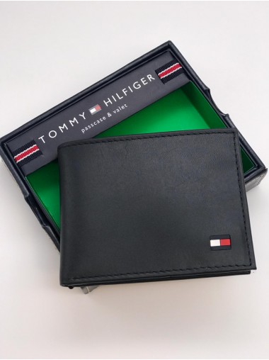 Tommy Hilfiger Men's Leather Cambridge Passcase Wallet with Removable Card Holder- Black
